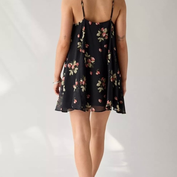 Urban Outfitters Black Floral Mini Dress - Picture 3 of 3